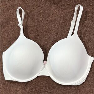 Victoria's Secret White Padded T-Shirt Bra